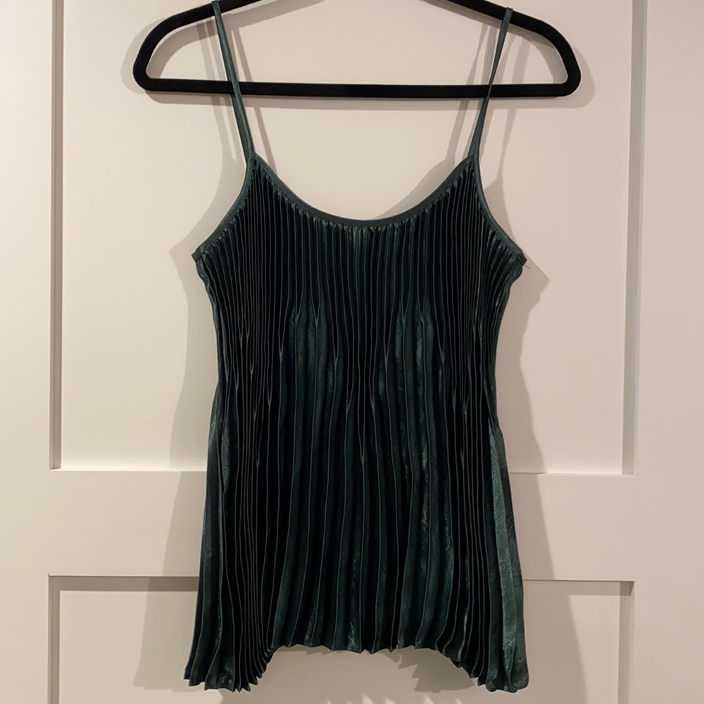 Vince Chevron pleat tank. Forest green.